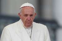 فرستاده سابق واتيكان خواستار استعفاي پاپ شد