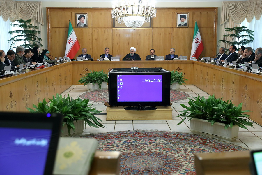 كمك بلاعوض به زلزله زدگان كرمانشاه وكرمان افزایش می یابد كمك بلاعوض به زلزله زدگان كرمانشاه وكرمان افزایش می یابد