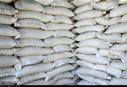 ۶۴۹ تن گندم و برنج احتکار شده در خرامه فارس کشف شد