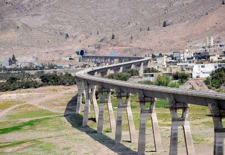 ریل‌گذاری راه‌آهن قزوین-رشت به‌زودی پایان می‌یابد