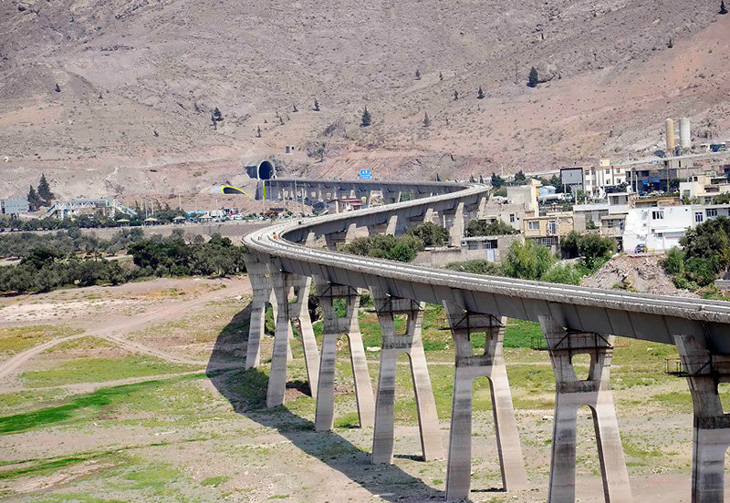 ریل‌گذاری راه‌آهن قزوین-رشت به‌زودی پایان می‌یابد