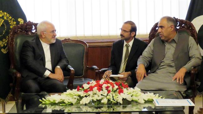 Zarif drängt auf eine engere Beziehung mit Islamabad Zarif drängt auf eine engere Beziehung mit Islamabad