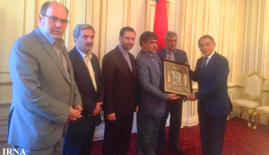 Iran urges to expedite Iran-Armenia electricity transfer line Iran urges to expedite Iran-Armenia electricity transfer line