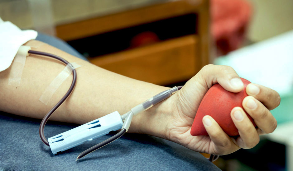Iranian blood donor saves 400 lives in 38 years Iranian blood donor saves 400 lives in 38 years