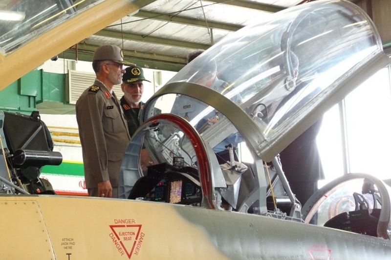 Leader office's top official visits domestically-made fighter jet Leader office's top official visits domestically-made fighter jet
