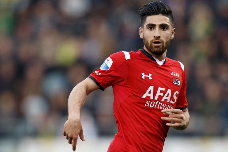 Football: Un iranien élu meilleur joueur d'une grande ligue européenne Football: Un iranien élu meilleur joueur d'une grande ligue européenne
