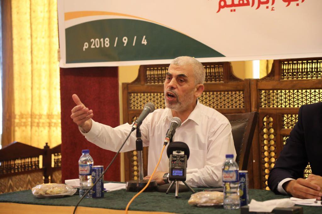 السنوار: قرارنا أن يُكسر حصار غزة بعزِّ عزيز أو بذلِّ ذليل السنوار: قرارنا أن يُكسر حصار غزة بعزِّ عزيز أو بذلِّ ذليل