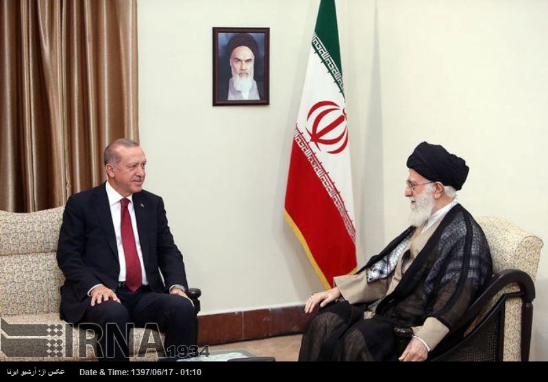 Ayetullah Hamenei: İran ve Türkiye, bölgenin güçlü ve haysiyet sahibi iki ülkesidir Ayetullah Hamenei: İran ve Türkiye, bölgenin güçlü ve haysiyet sahibi iki ülkesidir