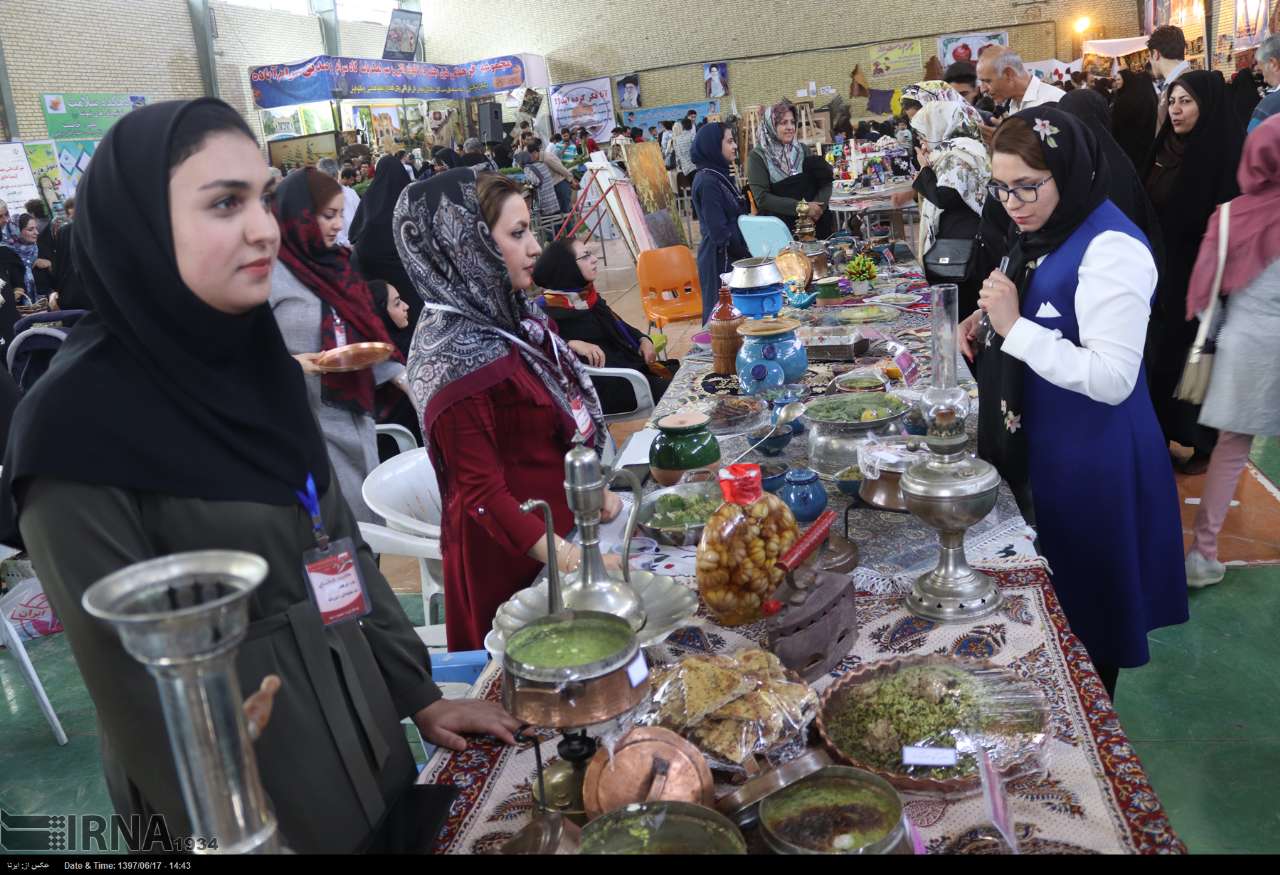جشن انگور در صغاد فارس - ایرنا