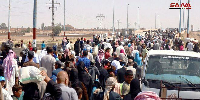 Hundreds of displaced families return home in al-Mayadeen Hundreds of displaced families return home in al-Mayadeen