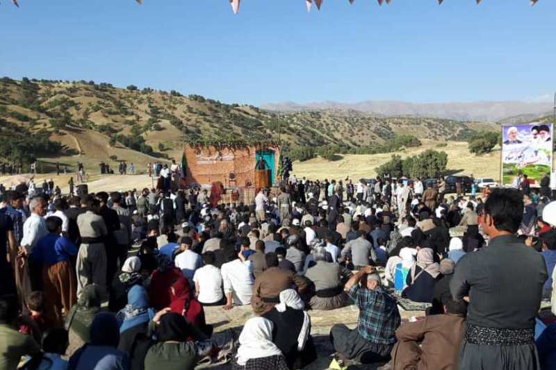 دومين جشنواره انگور سياە در سردشت برگزار شد