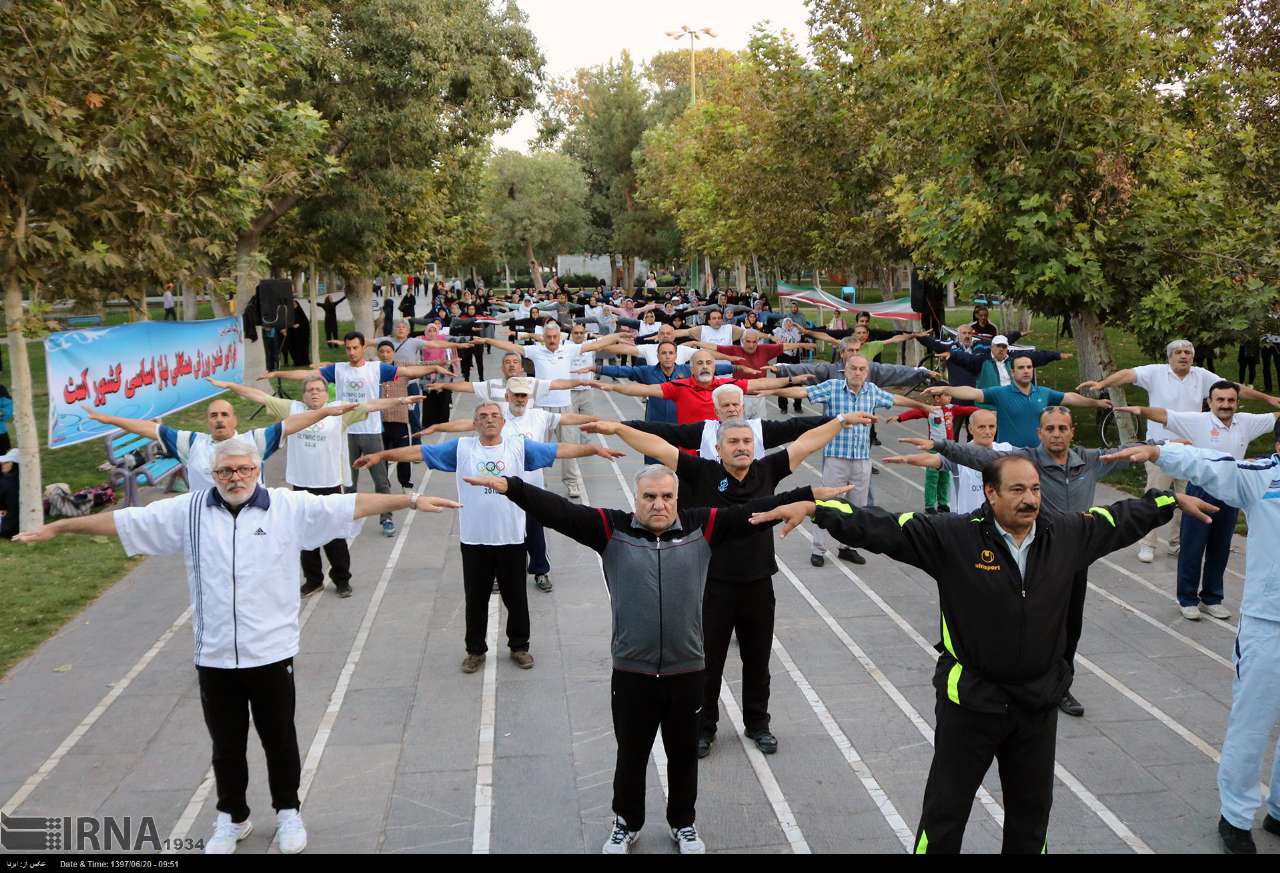 روی خط ورزش با رادیو