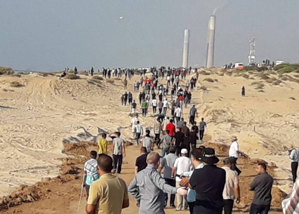 عشرات المصابين بقمع الاحتلال المسير البحري شمال غزة عشرات المصابين بقمع الاحتلال المسير البحري شمال غزة