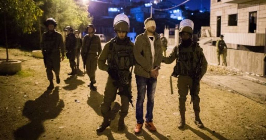 اعتقال 23 فلسطينيا بالضفة واستهداف قوارب الصيادين بغزة اعتقال 23 فلسطينيا بالضفة واستهداف قوارب الصيادين بغزة