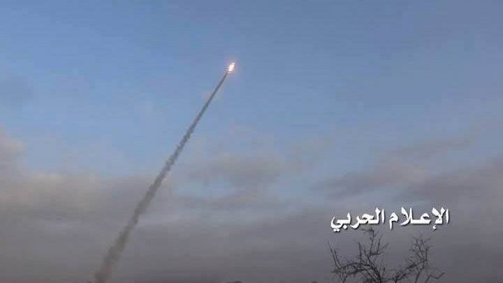 القوة الصاروخية اليمنية تستهدف مصفاة أرامكو النفطية في جيزان القوة الصاروخية اليمنية تستهدف مصفاة أرامكو النفطية في جيزان