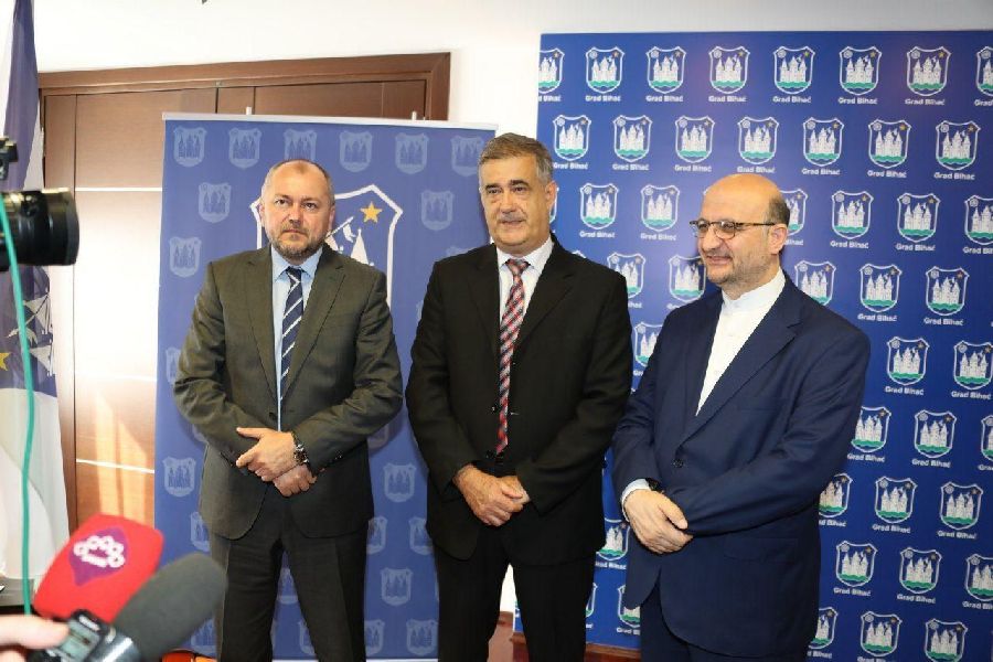 Bosnia calls for establishing cooperation with Iran firms Bosnia calls for establishing cooperation with Iran firms