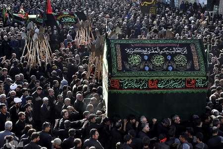 عشق عاشورایی از « بیل زنی تا مشعل گردانی»