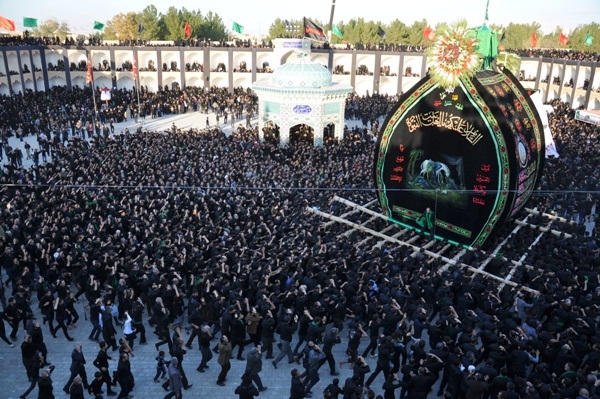 Nakhl-gardani: Traditional Iranian mourning ritual