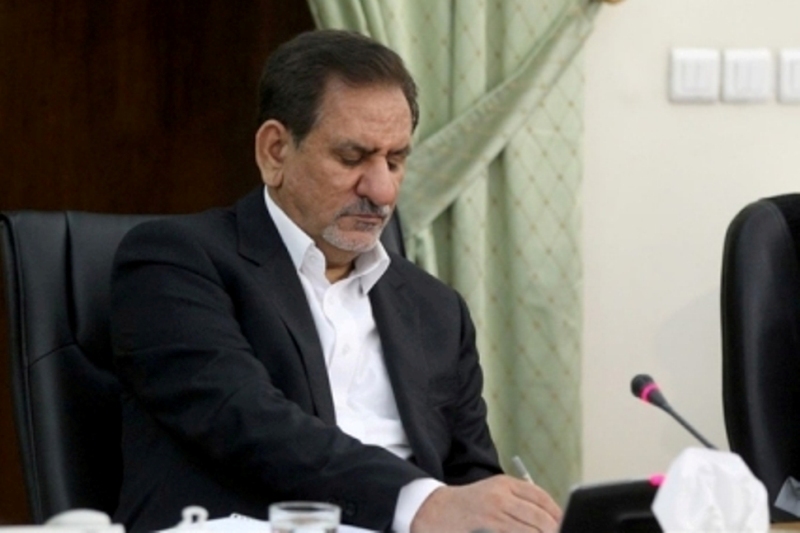 جهانغیری یوعز إلی محافظ اصفهان بمتابعة حادث اصطدام حافلة بشاحنة وقود جهانغیری یوعز إلی محافظ اصفهان بمتابعة حادث اصطدام حافلة بشاحنة وقود