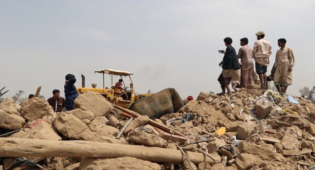 S. Arabia bombs Yemen residential areas S. Arabia bombs Yemen residential areas
