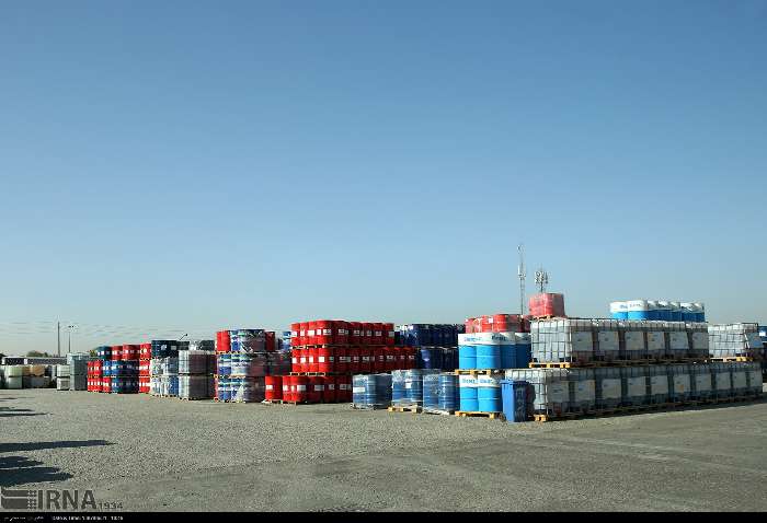 ۷۲۰ هزار تن انواع کالا از گمرکات آذربایجان‌غربی صادر شد