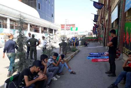 هواداران نساجی و استقلال پشت درب ورزشگاه خیمه زدند