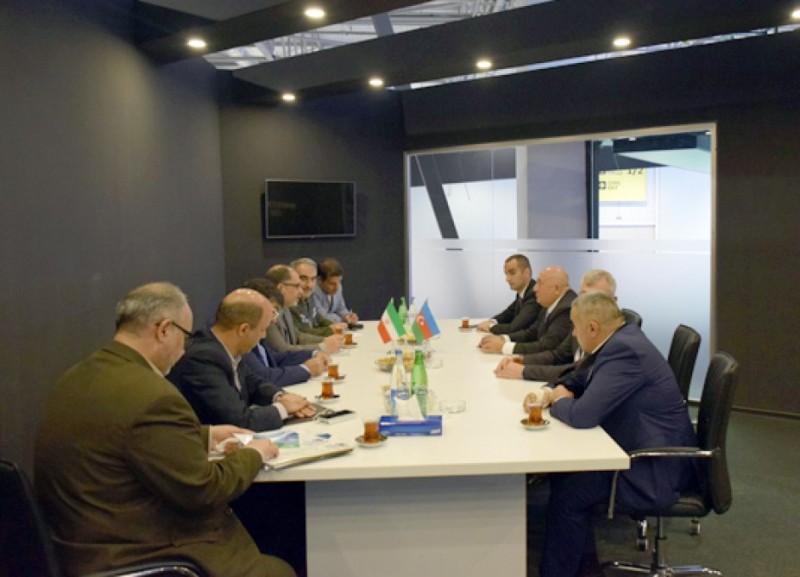 Iran deputy DefMin meets Azeri counterpart Iran deputy DefMin meets Azeri counterpart