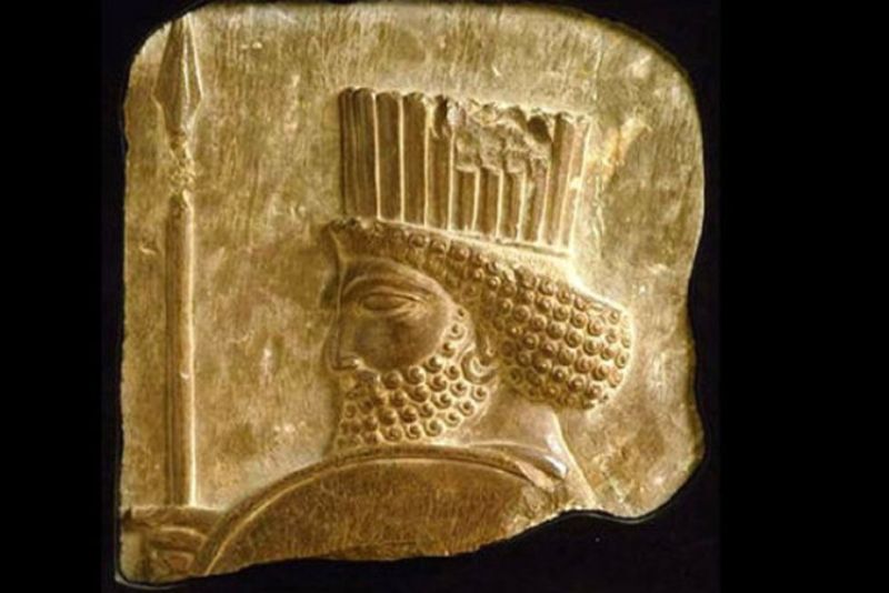 رئيس منظمة التراث الثقافي: روحاني أعاد معه الي ايران تمثال رأس الجندي الأخميني رئيس منظمة التراث الثقافي: روحاني أعاد معه الي ايران تمثال رأس الجندي الأخميني