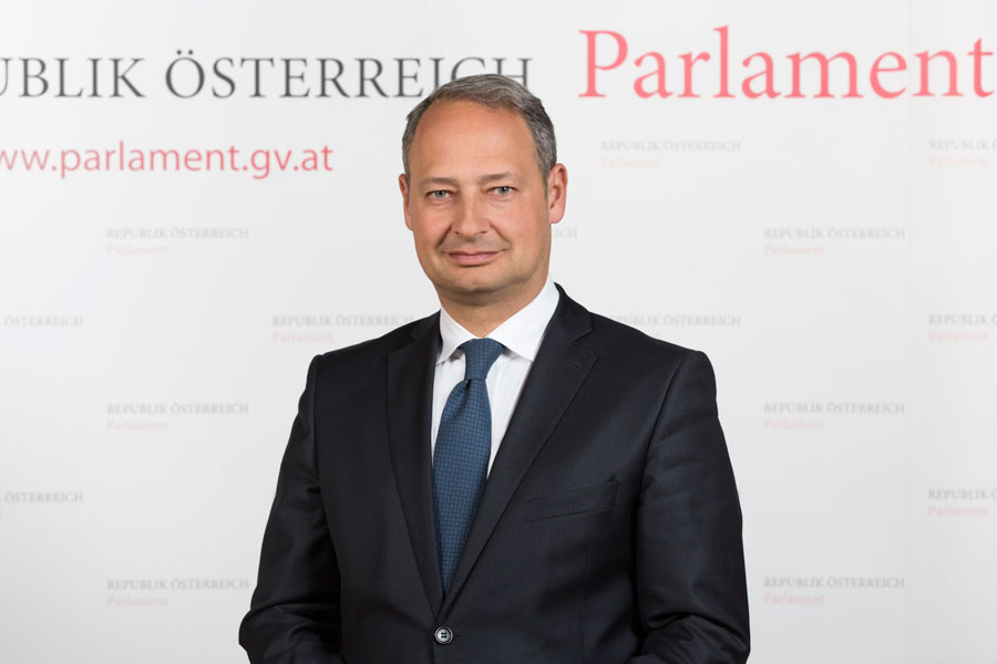 Un parlementaire autrichien souligne la poursuite des relations Iran-Europe Un parlementaire autrichien souligne la poursuite des relations Iran-Europe