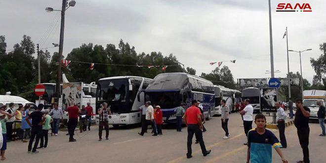 3 batches of displaced Syrians return home from Lebanon 3 batches of displaced Syrians return home from Lebanon