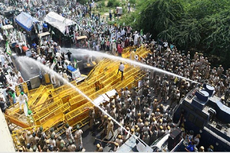 پليس هند راهپيمايي كشاورزان معترض را به خشونت كشيد