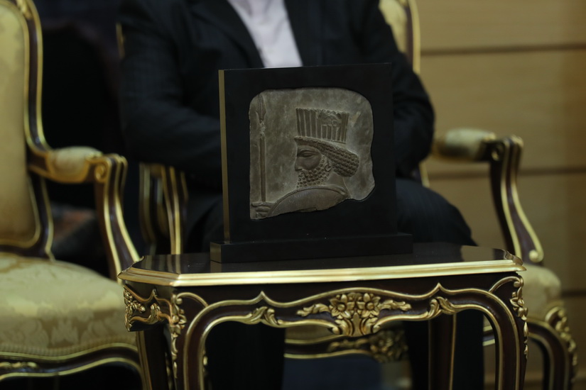 مونسان: اثر مشابه سردیس هخامنشی شناسایی شده است مونسان: اثر مشابه سردیس هخامنشی شناسایی شده است