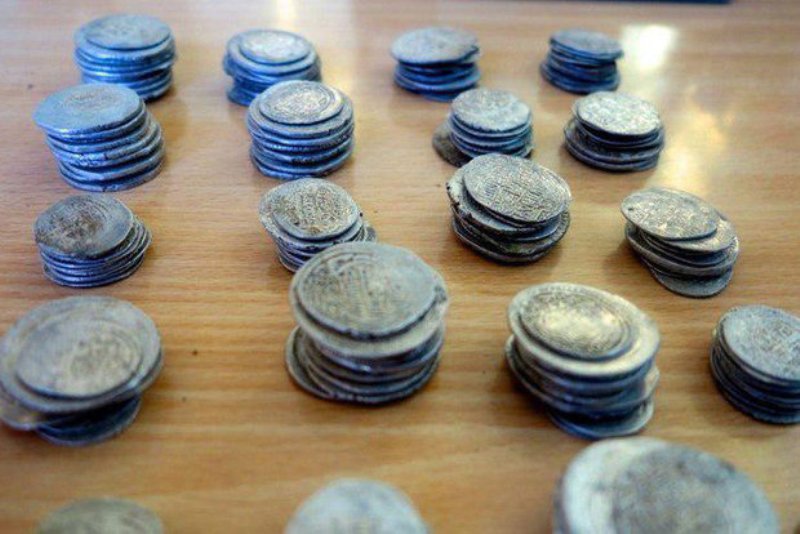 اشیای 1200 ساله در ایلام كشف شد اشیای 1200 ساله در ایلام كشف شد