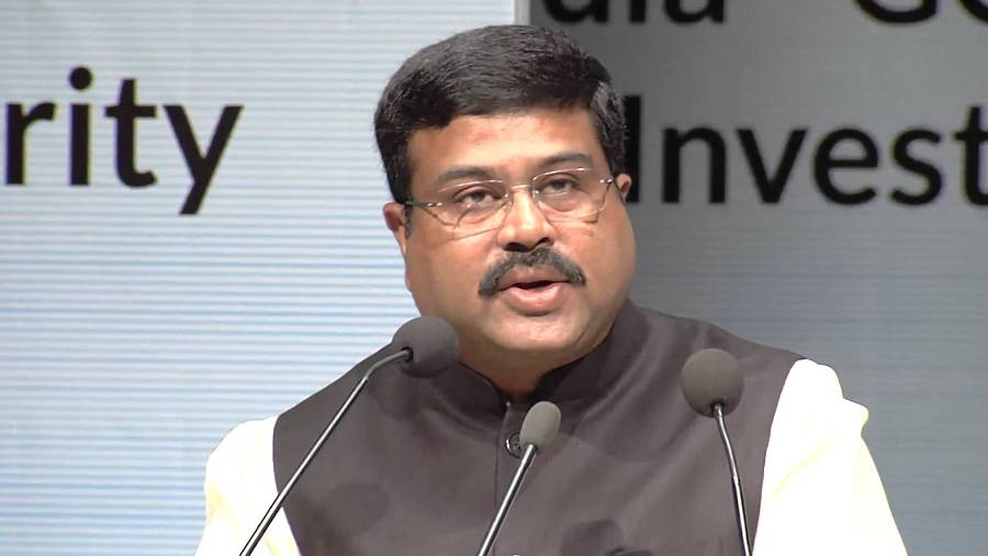 Oil imports from Iran show India’s diplomatic power: Indian minister Oil imports from Iran show India’s diplomatic power: Indian minister