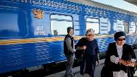 Golden Eagle tourist train resumes journey in SW Iran