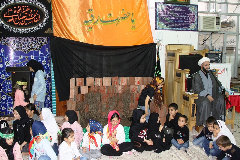دختران سه ساله آستارا در سالروز شهادت رقيه (س) سوگواري كردند دختران سه ساله آستارا در سالروز شهادت رقيه (س) سوگواري كردند