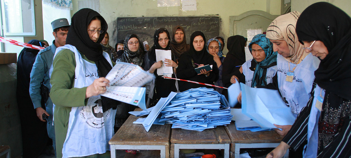 UN urges Afghans to defy terror, and vote UN urges Afghans to defy terror, and vote