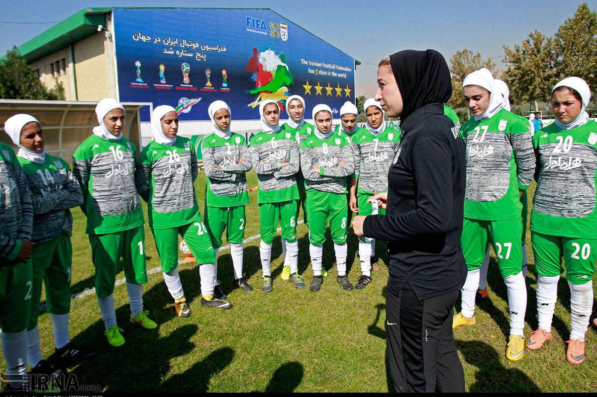اسامي بازيكنان تيم فوتبال دختران اعزامي به ميانمار اعلام شد اسامي بازيكنان تيم فوتبال دختران اعزامي به ميانمار اعلام شد