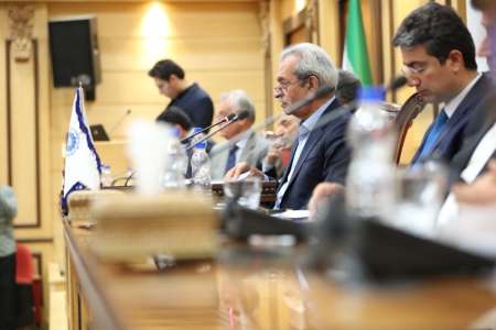 رییس اتاق بازرگانی ایران: نظر فعالان اقتصادی شنیده نمی شود