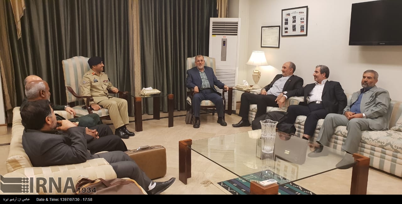 اعلی ایرانی کمانڈر پاکستان کے دورے پر پہنچ گئے اعلی ایرانی کمانڈر پاکستان کے دورے پر پہنچ گئے