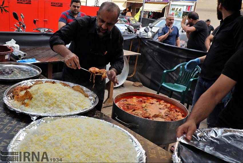 حدود 35 تن غذا بين زائران اربعين حسيني در همدان توزيع شد