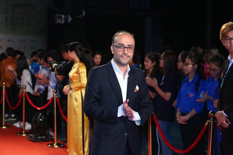Hejazi on red carpet of Hanoi festival with 'Dark Room' Hejazi on red carpet of Hanoi festival with 'Dark Room'