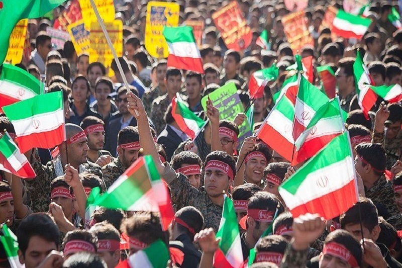 يوم الله 13 آبان به دانش آموزان و دانشجويان تبيين شود يوم الله 13 آبان به دانش آموزان و دانشجويان تبيين شود