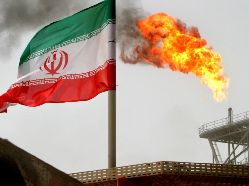Iran still selling a lot of oil just days before Trump's sanctions deadline Iran still selling a lot of oil just days before Trump's sanctions deadline
