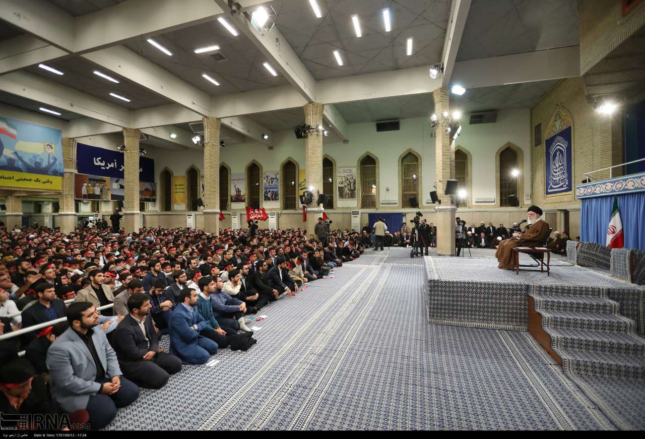 Ayatollah Khamenei empfängt iranische Studenten Ayatollah Khamenei empfängt iranische Studenten