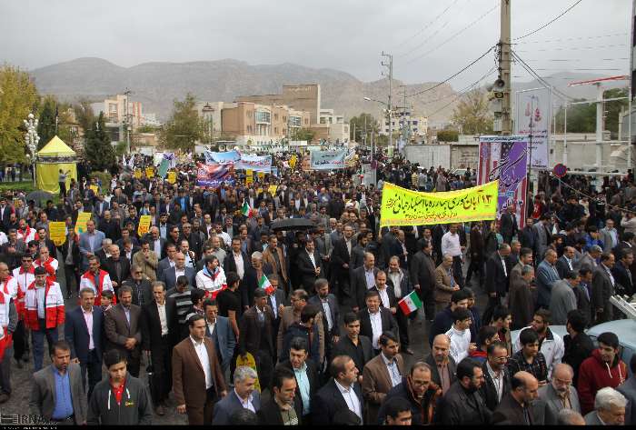 راهپیمایی 13 ابان روز ملی مبارزه با استکبار