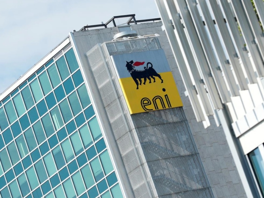 Italienisches Unternehmen 'Eni' will Öl aus dem Iran kaufen Italienisches Unternehmen 'Eni' will Öl aus dem Iran kaufen
