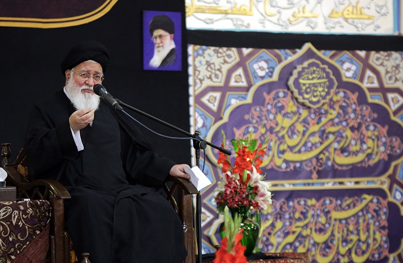 شیعه گری به معنای ایستادگی بر محور امامت و ولایت است شیعه گری به معنای ایستادگی بر محور امامت و ولایت است