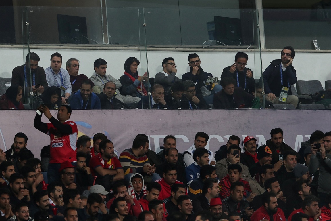 ورزشگاه آزادی این بار از نگاه یك خبرنگار زن ورزشگاه آزادی این بار از نگاه یك خبرنگار زن