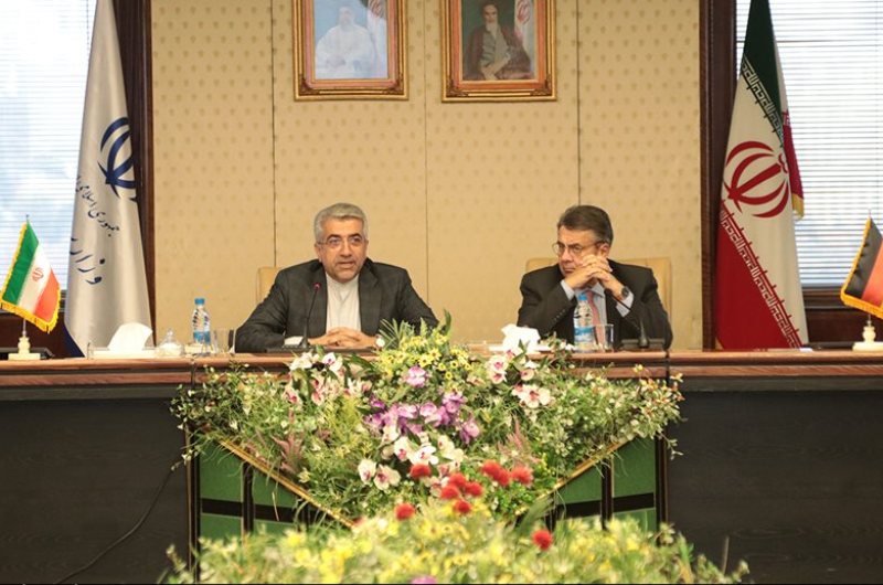 Unzufrieden äußerte sich Gabriel über die derzeitige Wirtschaftsbeziehung mit Iran Unzufrieden äußerte sich Gabriel über die derzeitige Wirtschaftsbeziehung mit Iran